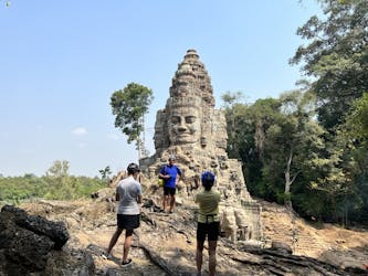 Siem Reap bike tour with visit to Angkor Wat